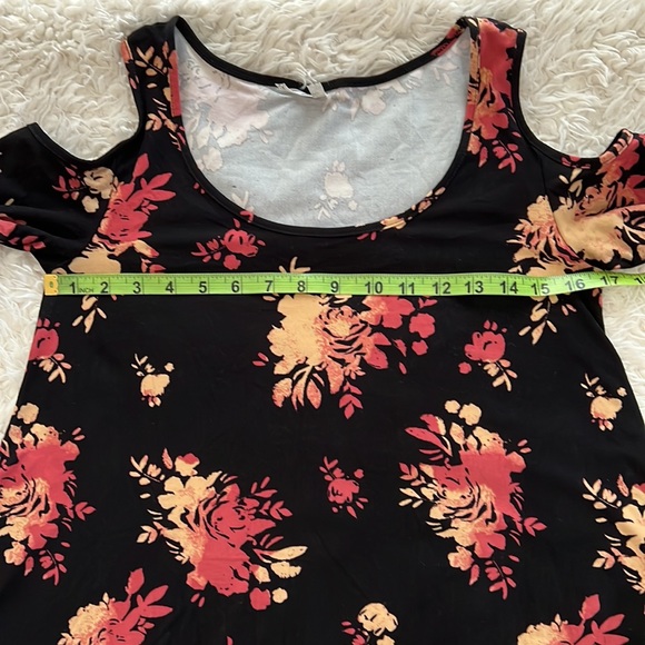 Floral Cold-Shoulder Mudd Dress - Picture 9 of 11